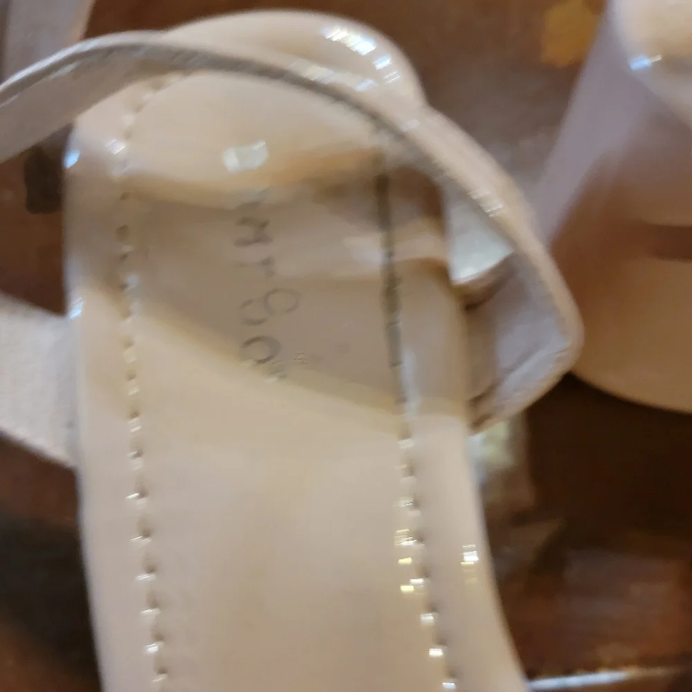 Women's Cream Platform Sandals - Picture 10 of 12